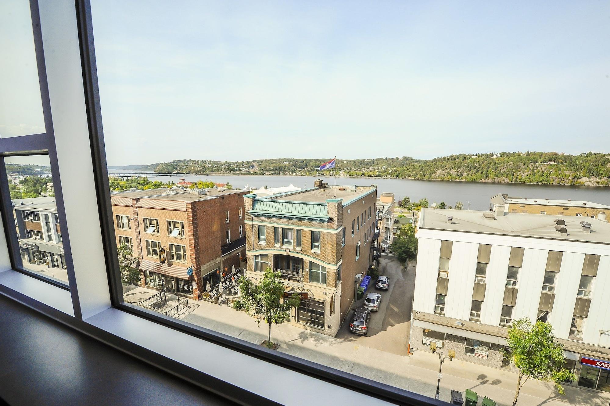 Hotel Chicoutimi, Affilie A Hyvi エクステリア 写真