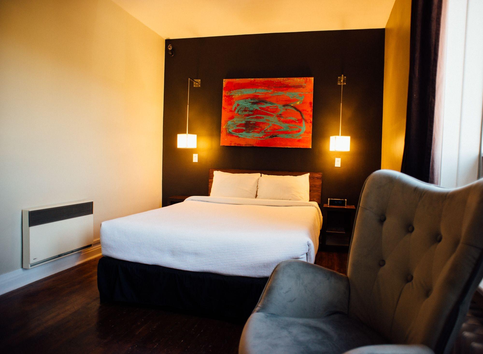 Hotel Chicoutimi, Affilie A Hyvi エクステリア 写真