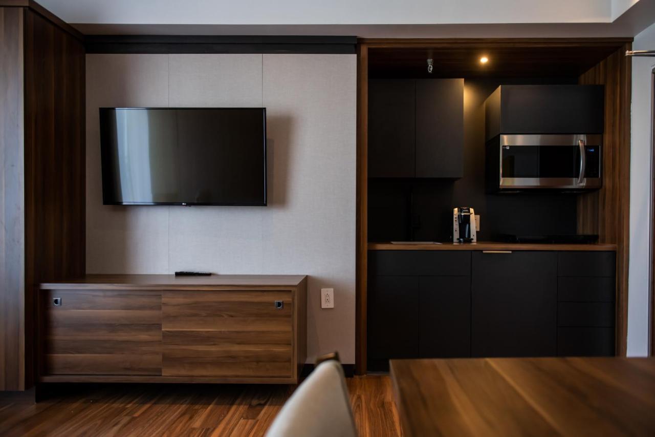 Hotel Chicoutimi, Affilie A Hyvi エクステリア 写真