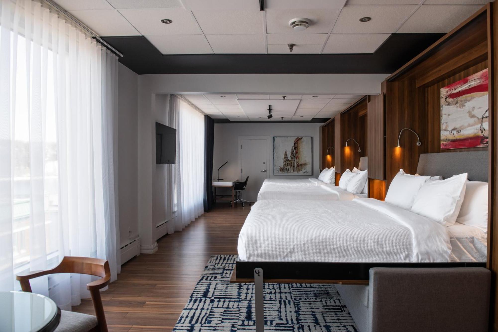 Hotel Chicoutimi, Affilie A Hyvi エクステリア 写真