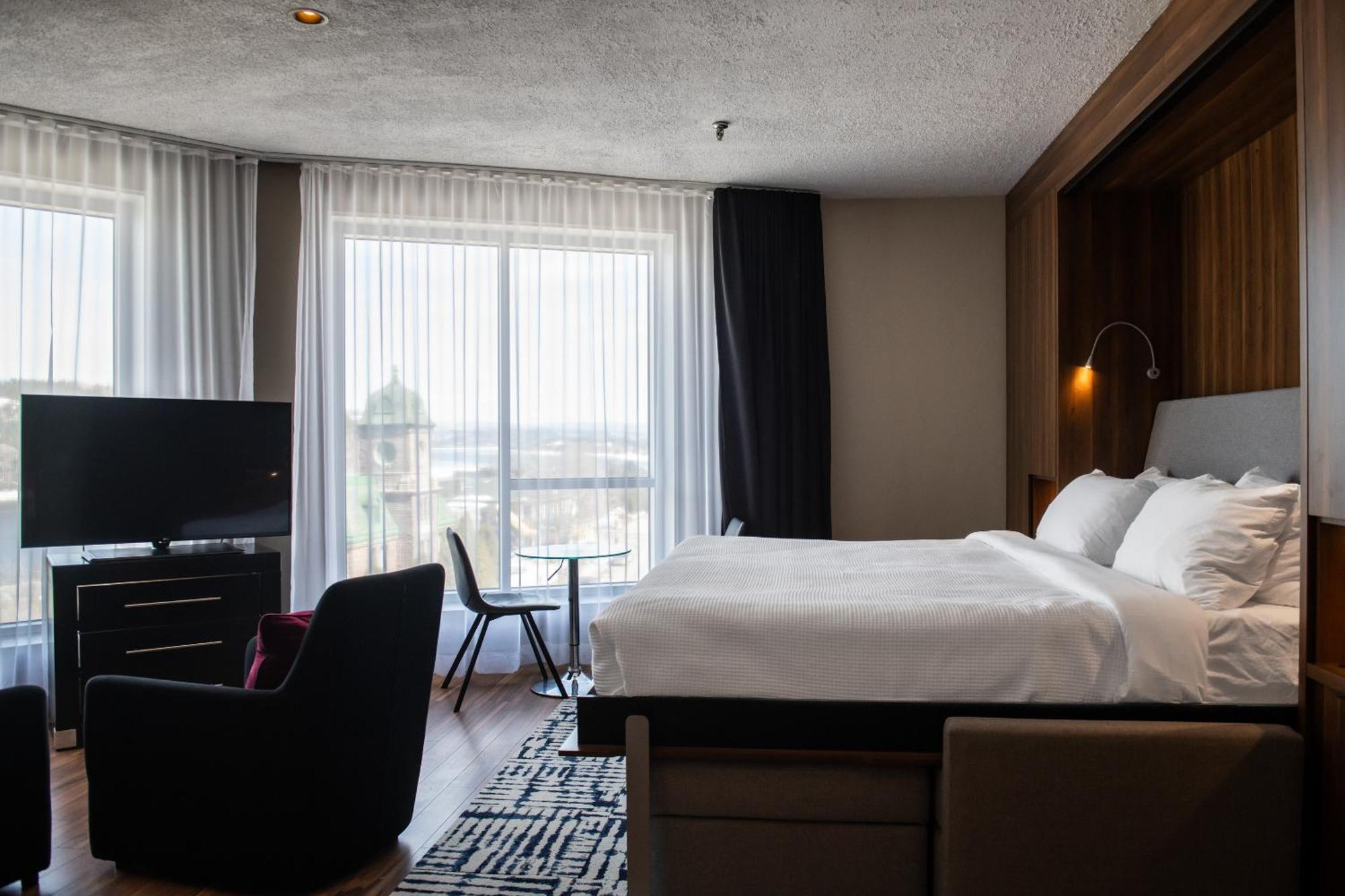 Hotel Chicoutimi, Affilie A Hyvi エクステリア 写真