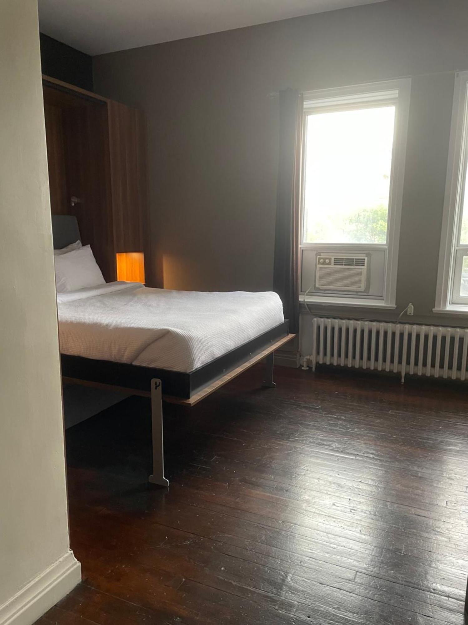 Hotel Chicoutimi, Affilie A Hyvi エクステリア 写真