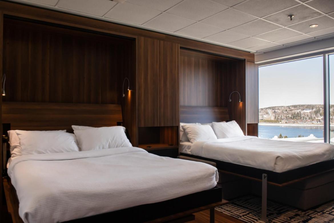 Hotel Chicoutimi, Affilie A Hyvi エクステリア 写真