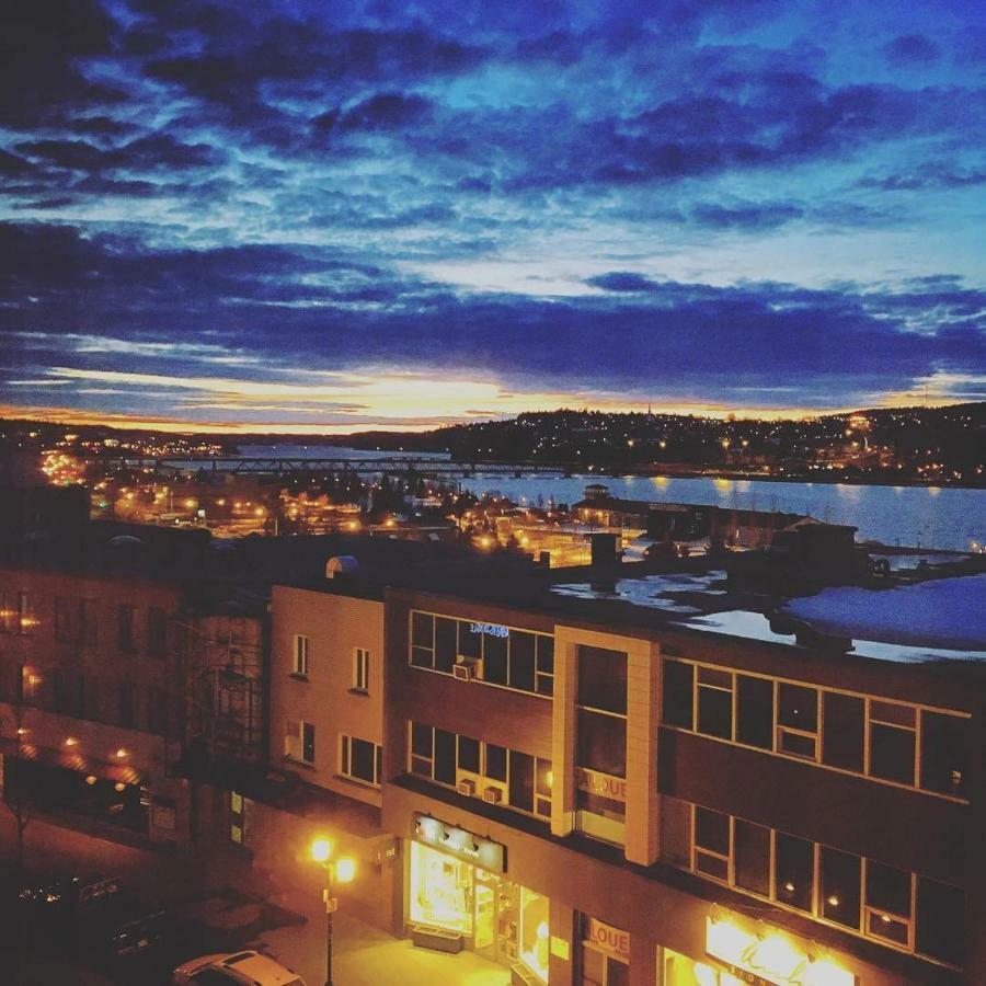Hotel Chicoutimi, Affilie A Hyvi エクステリア 写真